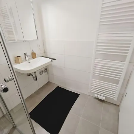Апартаменты Ticasa Boho - Zentral-Outlet-Balkon-Parkplatz-Smarttv-Unique Метцинген Экстерьер фото